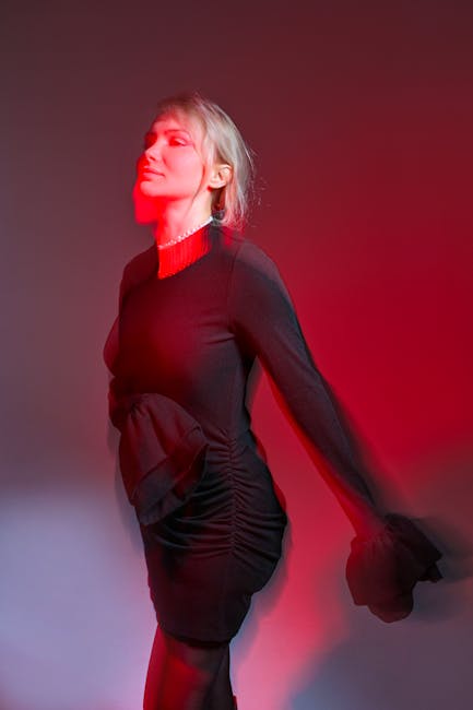 Cod algoritmic pe un ecran întunecat